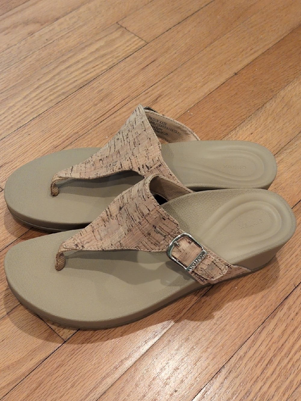 Aetrex Kate Comfort Cork-Style Thong Sandals with Buckle W9